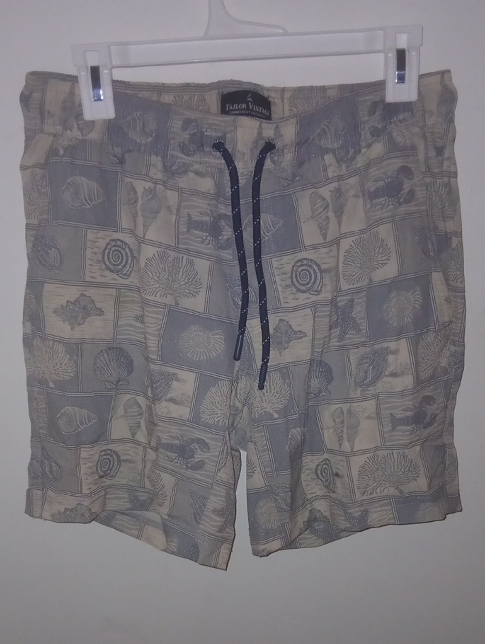 Tailor Vintage Men's Gray and Cream Shell-Print Swim Trunks Medium